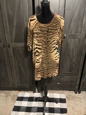 Rock & Roll Cowgirl Tan and Black Tiger-Print Tunic Top